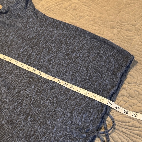 Two by Vince Camuto Heathered Blue/Gray Sweatshirt - Picture 9 of 10
